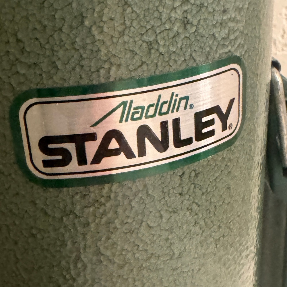 Vintage Aladdin Stanley A-944DH Hammertone Green 1 Quart Vacuum Thermos Bottle - Picture 3 of 16